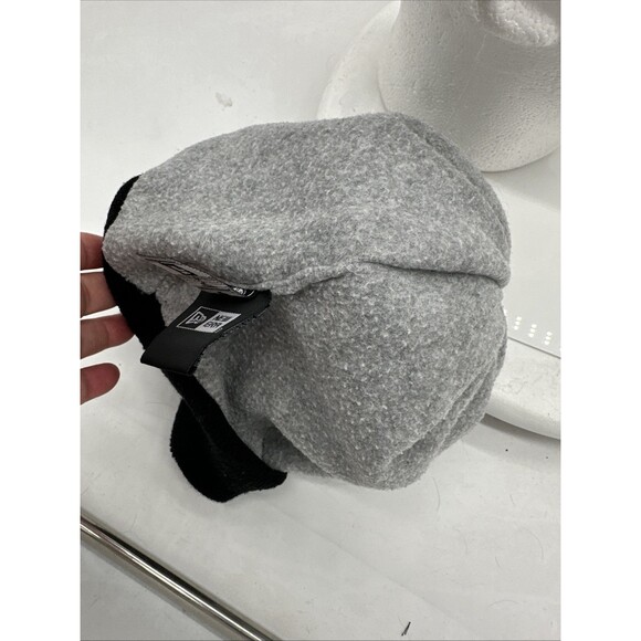 Boston Bruins New Era Black Yellow  Pom Beanie - Picture 9 of 10